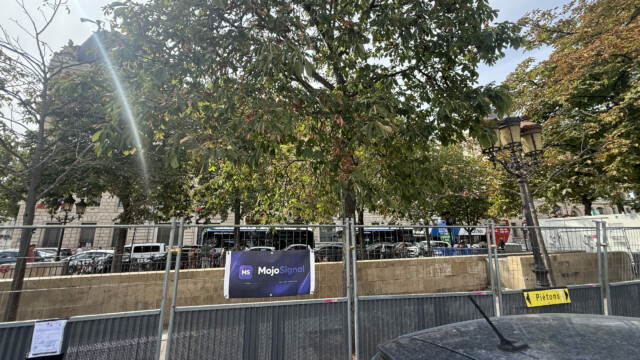 Zone de stockage palissadée sécurisée par Mojo Signal près de Notre-Dame de Paris